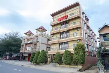ホテル Oyo 2319 Tengkawang Residence