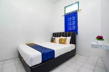 Hotel Spot On 2262 Indekost Putri Kikandrya