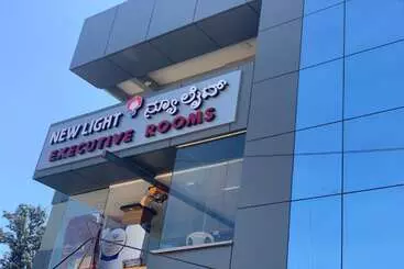 호텔 New Light Executive Rooms