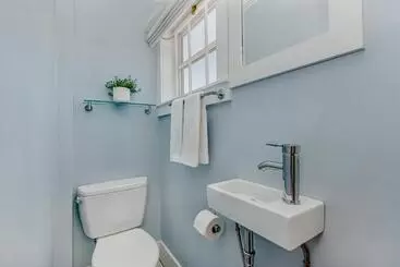 Hotel Nantucket Periwinkle