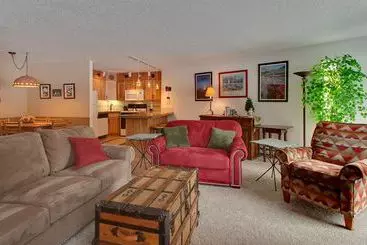 בית מלון כפרי Pine Ridge Condominiums