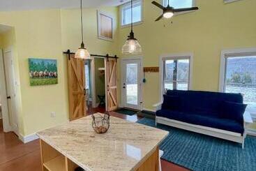 Otel Fat Sheep Farm & Cabins