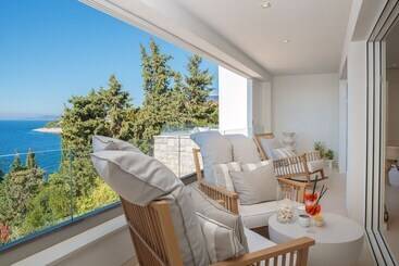 Turistihuoneistot Luxury Villa Dance Forever With Pool