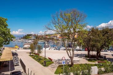 آپارتمان‌های توریست‌ها Apartment Dumica