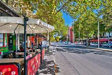 آپارتمانهای توریستها Peaceful 3 Bdr In The Heart Of Carlton