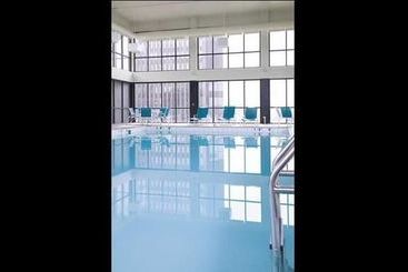 Отель Rodeway Inn Akron