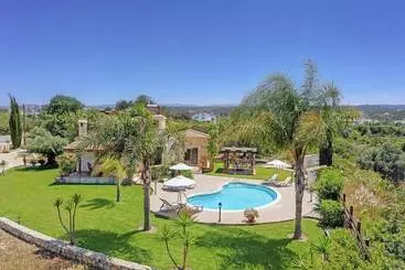 Turistihuoneistot Villa Yialos