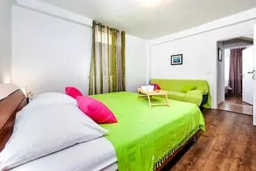 Pension Apartment & Rooms Graciela