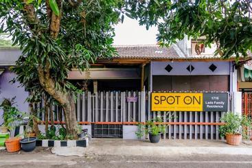 Pensione Vaccinated Staff  Spot On 1716 Lada Family Residence Syariah