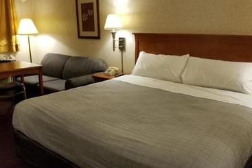 Otel Port Of Tacoma Inn