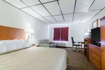 هتل Quality Inn & Suites Salina