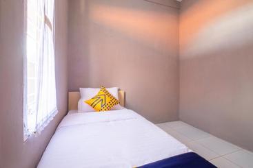 Hotell Spot On 2705 Rosemary Place