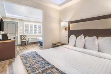 فندق Inn At 50  Long Beach Convention Center