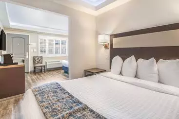 ホテル Inn At 50 Long Beach Convention Center