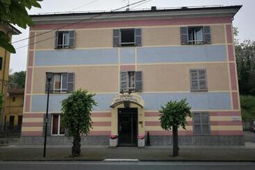 فندق Albergo Della Stazione