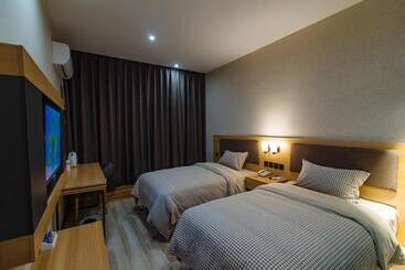 Hotel Up And In Anhui Wuhu Anhui University Of Engineering