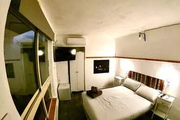 Bed and Breakfast Fortress Jacuzzi Suites