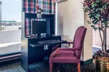 فندق Econo Lodge Inn & Suites Conference Center Dublin