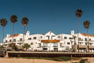 Sandcastle Hotel On The Beach