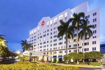 호텔 Sheraton Suites Fort Lauderdale West