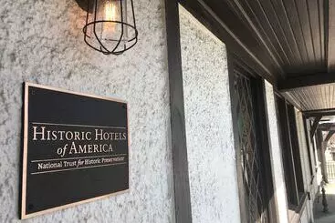 酒店 The Sherman Inn