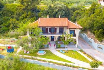 游客公寓 Willow Sea View Villa, Kriopigi