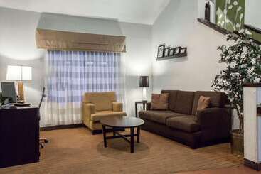 هتل Rodeway Inn At Six Flags