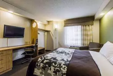 هتل Rodeway Inn At Six Flags