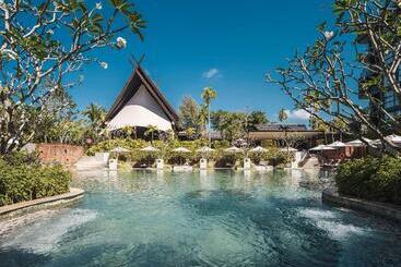 استراحتگاه Avani+ Mai Khao Phuket Suites