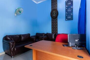 Hotel Oyo 2923 Lavenia Kost 2