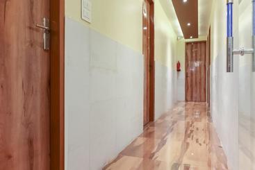 Hotell Oyo 70090 Jugnu