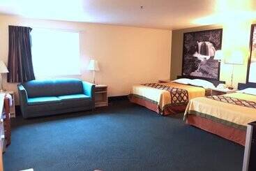 فندق على الطريق Super 8 By Wyndham Hamilton