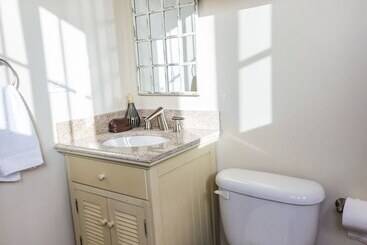 Blue Paloma Bed & Breakfast