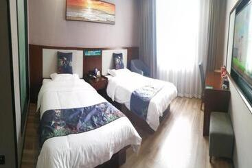 Hotel Shell Fuyang City South Bus Station