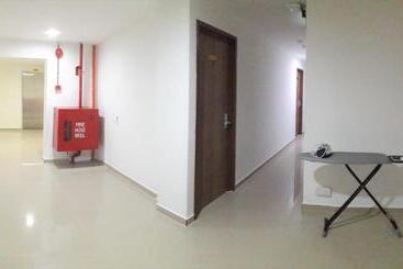 Shobi Hotel Johor Bahru Near Ciq Jb