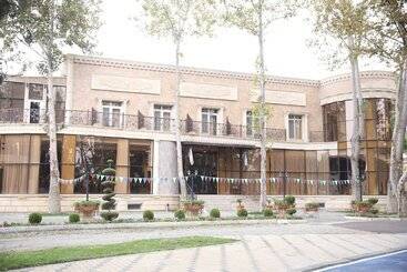 Hotel My Way Boulevard