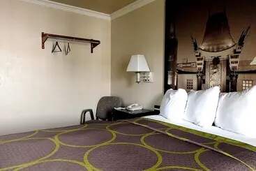 モーテル Super 8 By Wyndham Hollywood/la Area