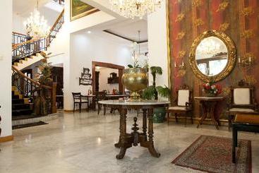 Hotell Lombok Ethnic Bandung By Reddoorz