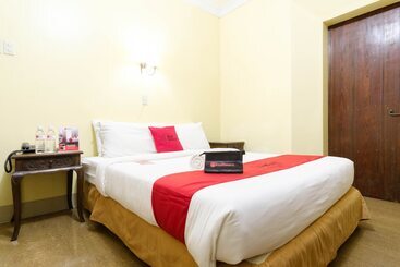 فندق Reddoorz Plus @ Calle Crisologo Vigan