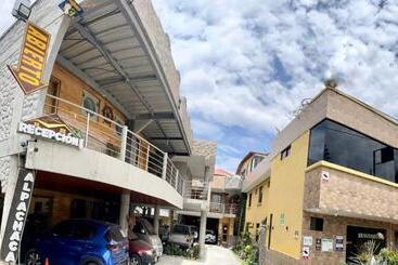 هتل Hostal Alpachaca   New Quito Airport