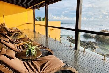 Hôtel Thambilli Beach Front Villa