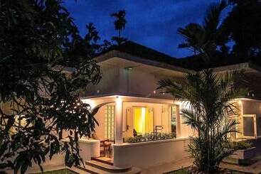 בית מלון כפרי The Deco House