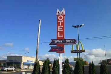 Townhouse Motel