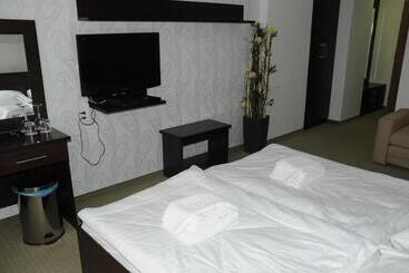 펜션 Penzion Luxury