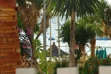 Aparthotel Seaside Cabin Ksamil