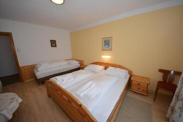 Bed and Breakfast Haus Kleineisen By Châtel Reizen