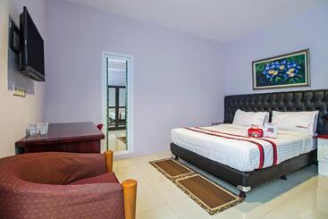 Pansiyon Reddoorz Plus @ Guntur Raya Setiabudi