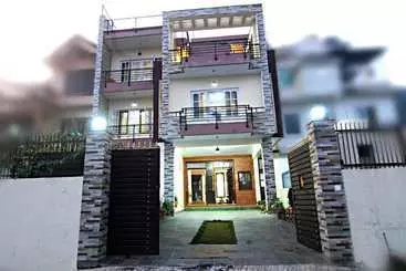 تختخواب و صبحانه Khushi Homestay
