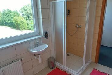 פנסיון Restaurace A Penzion U Lesa