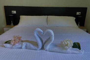 مبيت وإفطار Villa Mirabilia   Vicino A Malpensa E Rho Fiera